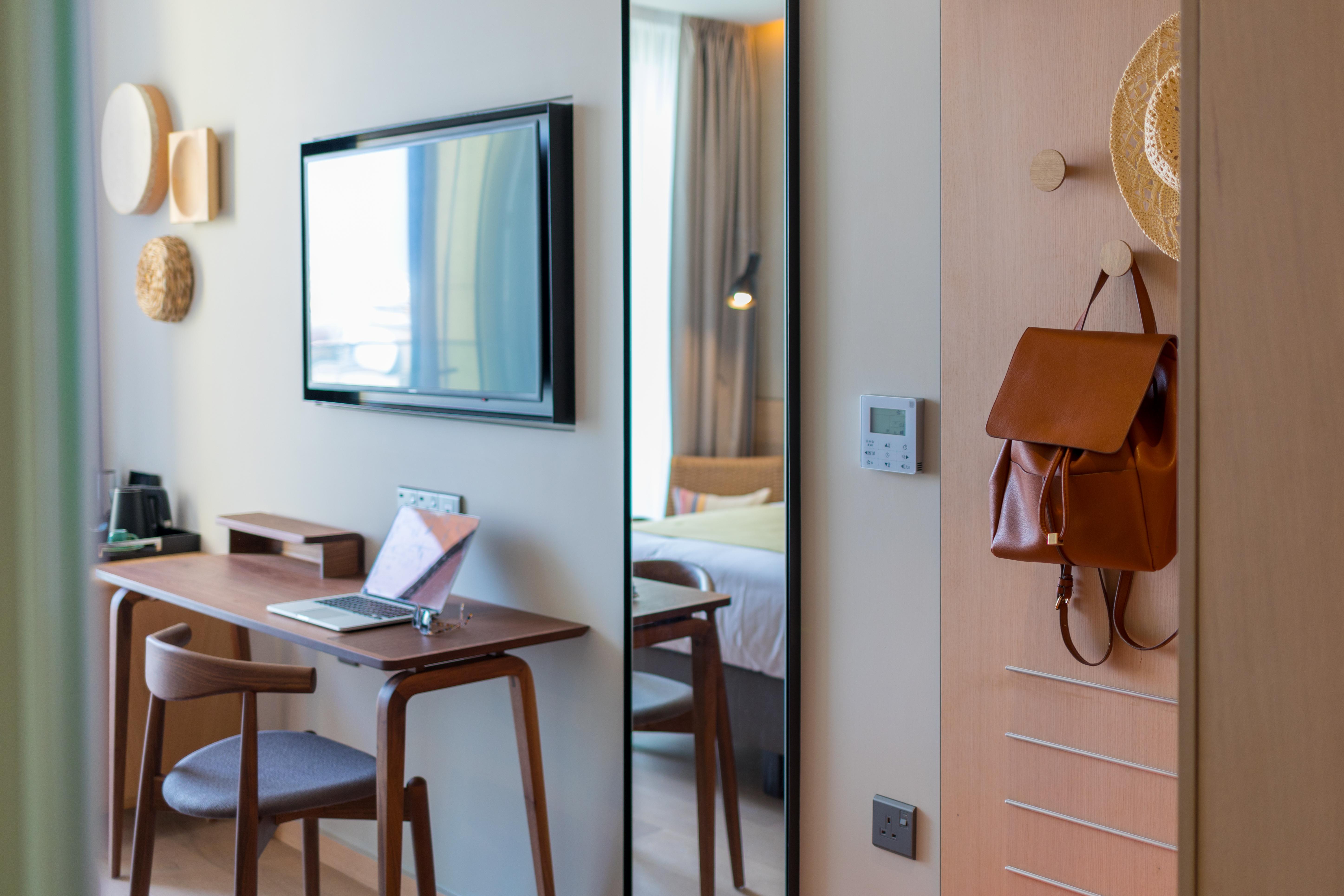 Hotel Indigo Larnaca By Ihg-Adults Only Екстериор снимка